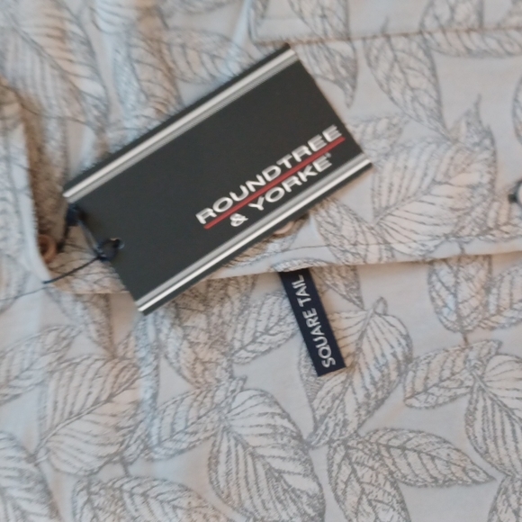 Roundtree & Yorke Men's sz large short sleeve SHIRT NEW - Picture 4 of 4